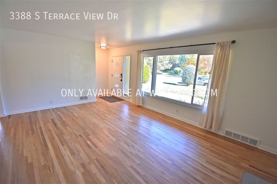 Stunning 4 Bedroom Millcreek Home! property image