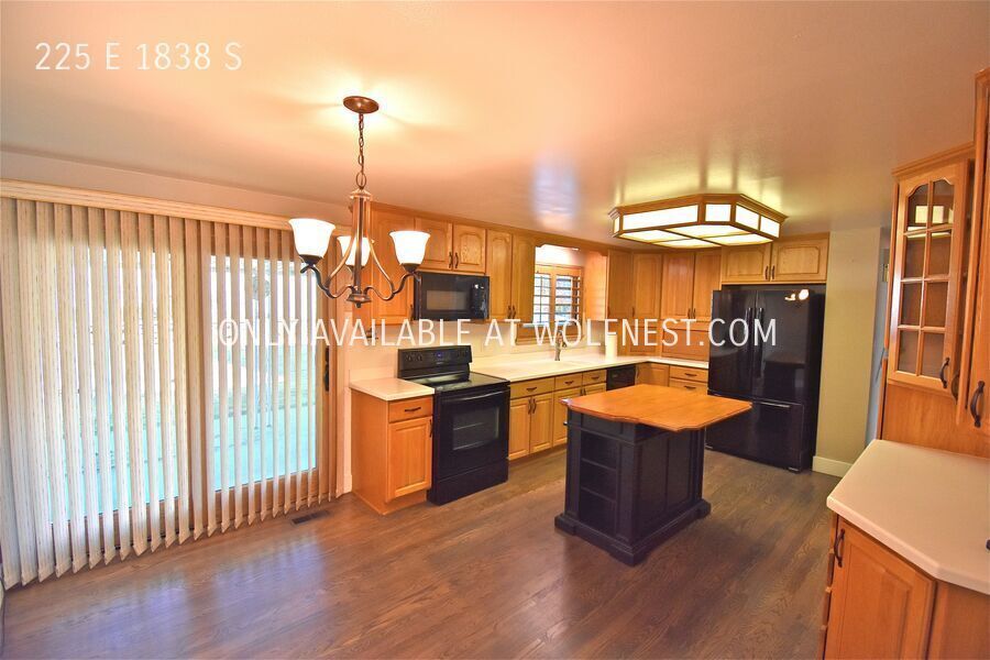 Lovely 4 Bed Orem Home! No Deposit Option! property image