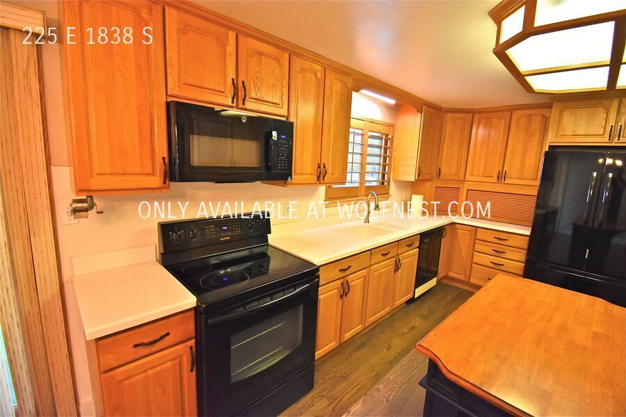 Lovely 4 Bed Orem Home! No Deposit Option! property image