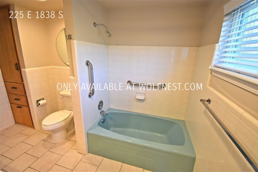 Lovely 4 Bed Orem Home! No Deposit Option! property image