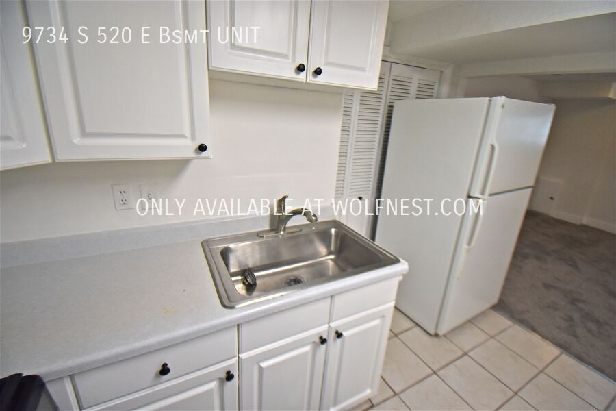 Lovely 2 Bed Sandy Bsmt Unit! No Deposit Option! property image