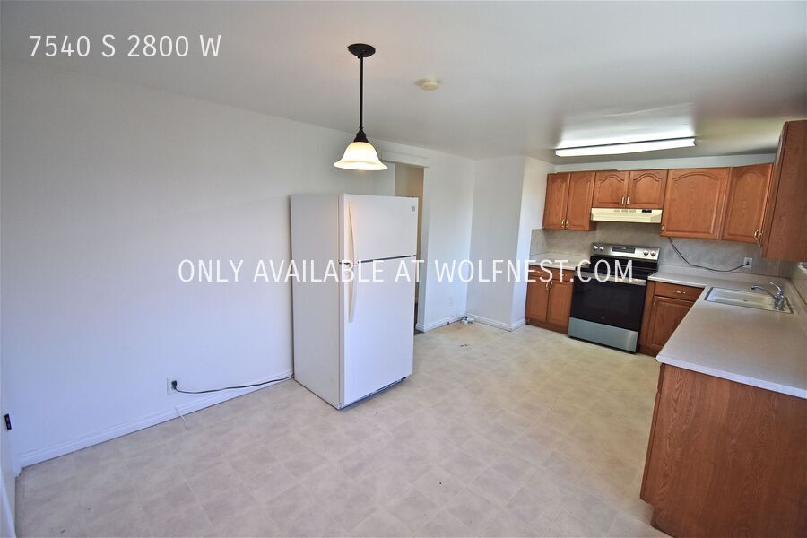 No Deposit Option! Lovely 4 Bedroom West Jordan Home! property image