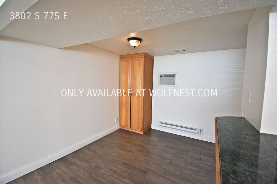 Beautiful 3 Bed Millcreek Bsmt Unit! No Deposit Option! property image