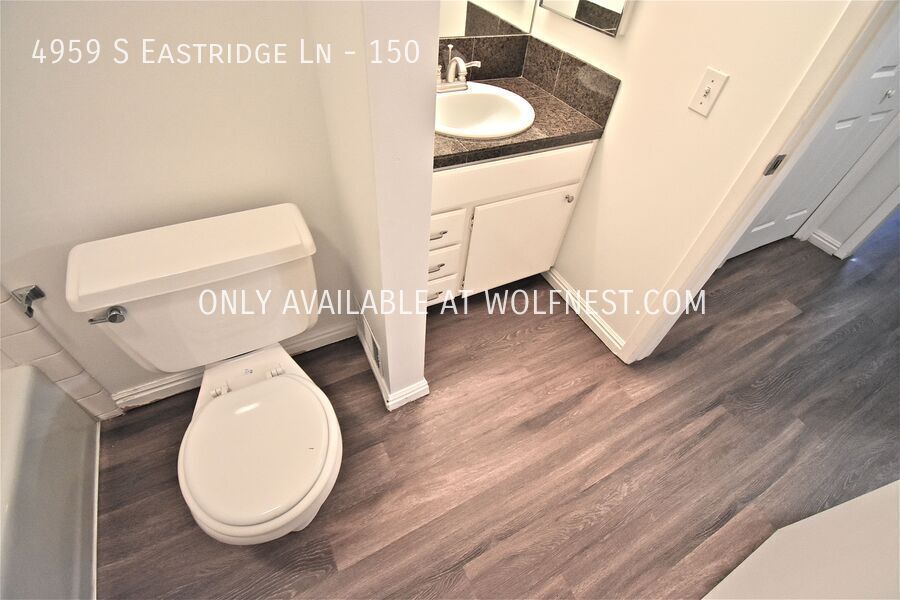 Gorgeous 2 Bed Murray Condo! No Deposit Option! property image