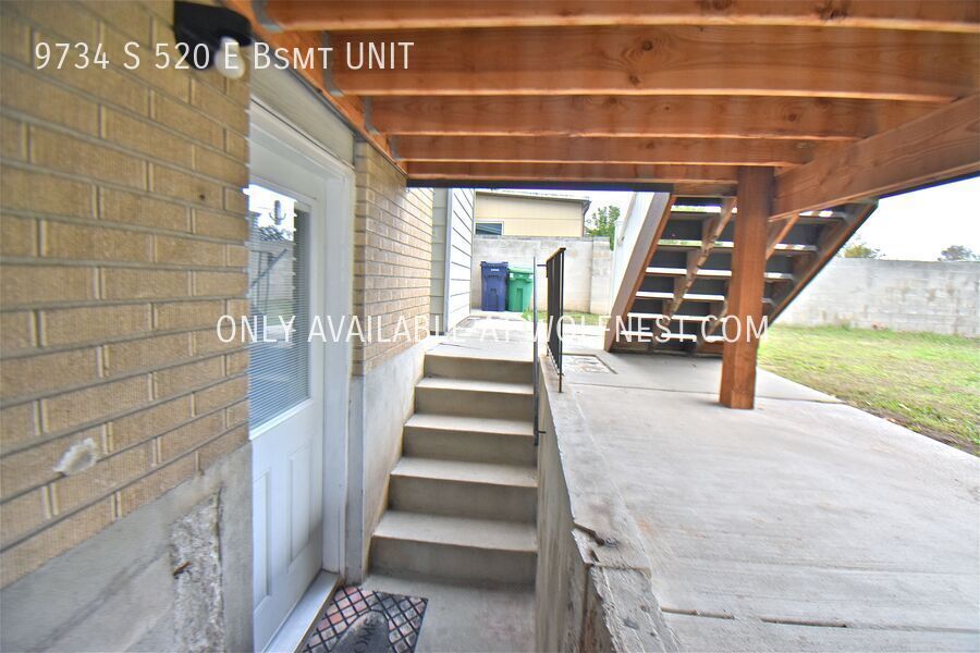 Lovely 2 Bed Sandy Bsmt Unit! No Deposit Option! property image