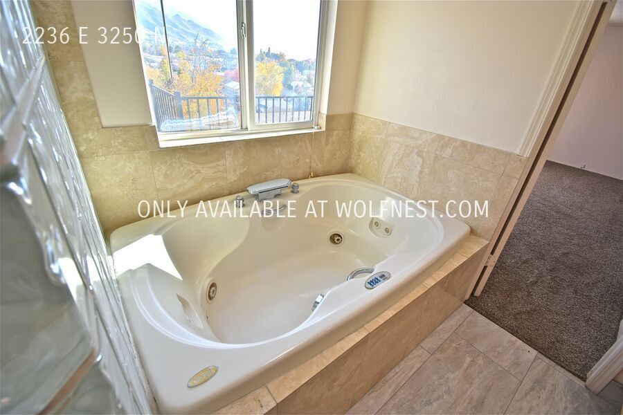 Gorgeous 4 Bed Layton Home! No Deposit Option! property image