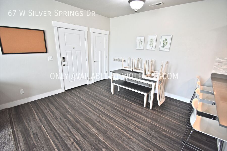 Fully Furnished Stunning 3 Bedroom Vineyard Condo! No Deposit Option! property image