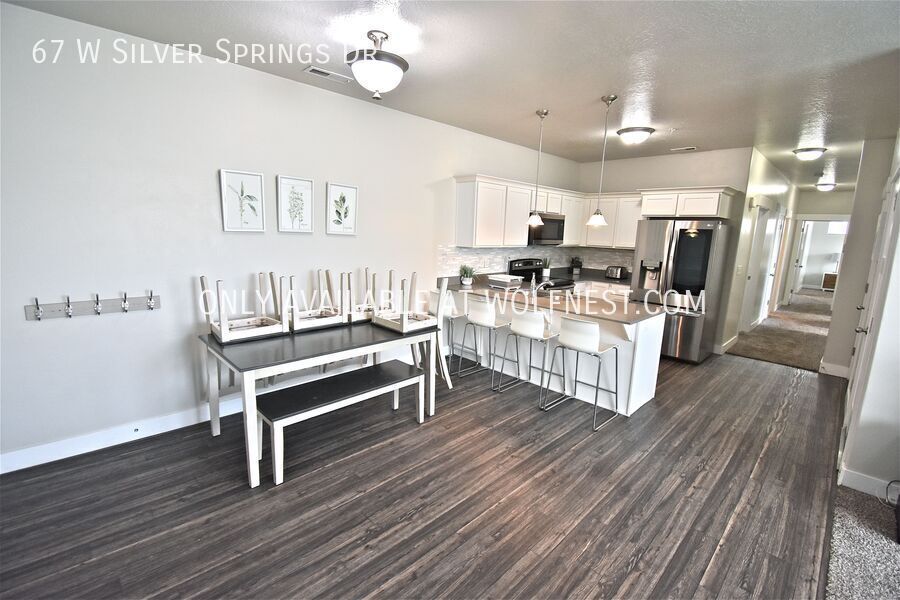 Fully Furnished Stunning 3 Bedroom Vineyard Condo! No Deposit Option! property image