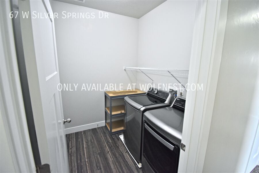 Fully Furnished Stunning 3 Bedroom Vineyard Condo! No Deposit Option! property image