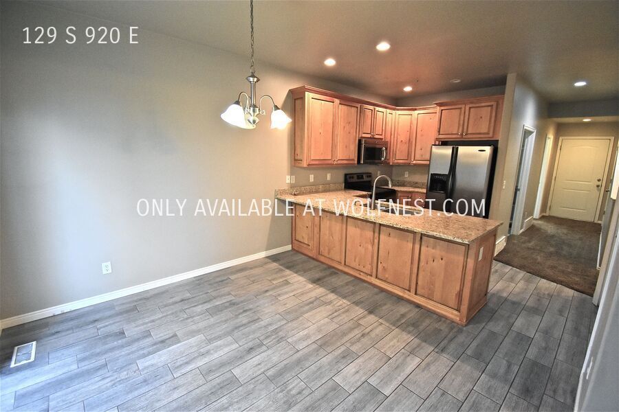 Spacious 4 Bed American Fork Townhome! No Deposit Option! property image