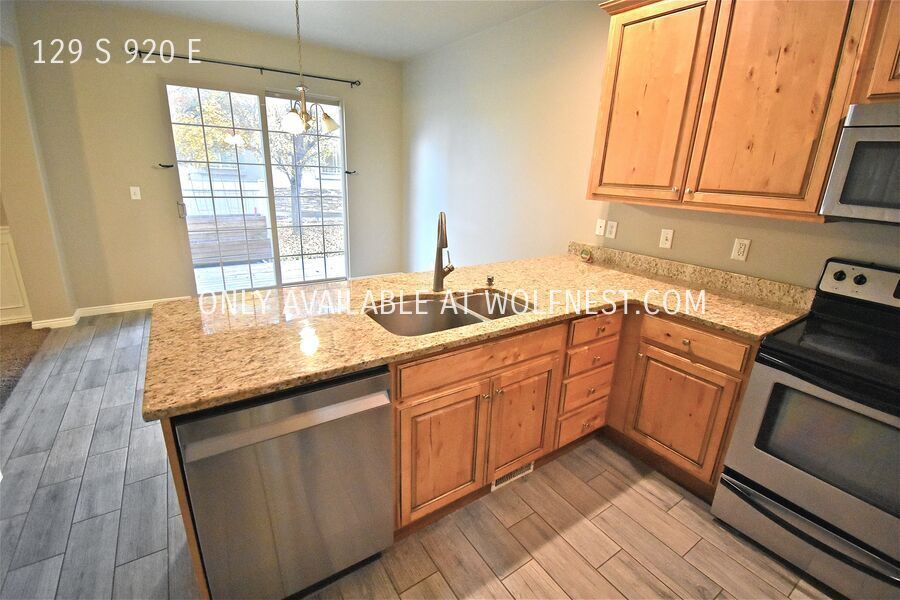 Spacious 4 Bed American Fork Townhome! No Deposit Option! property image