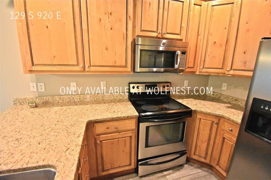 Spacious 4 Bed American Fork Townhome! No Deposit Option! property image