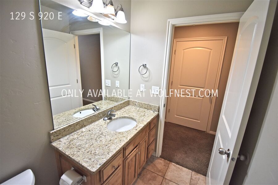 Spacious 4 Bed American Fork Townhome! No Deposit Option! property image