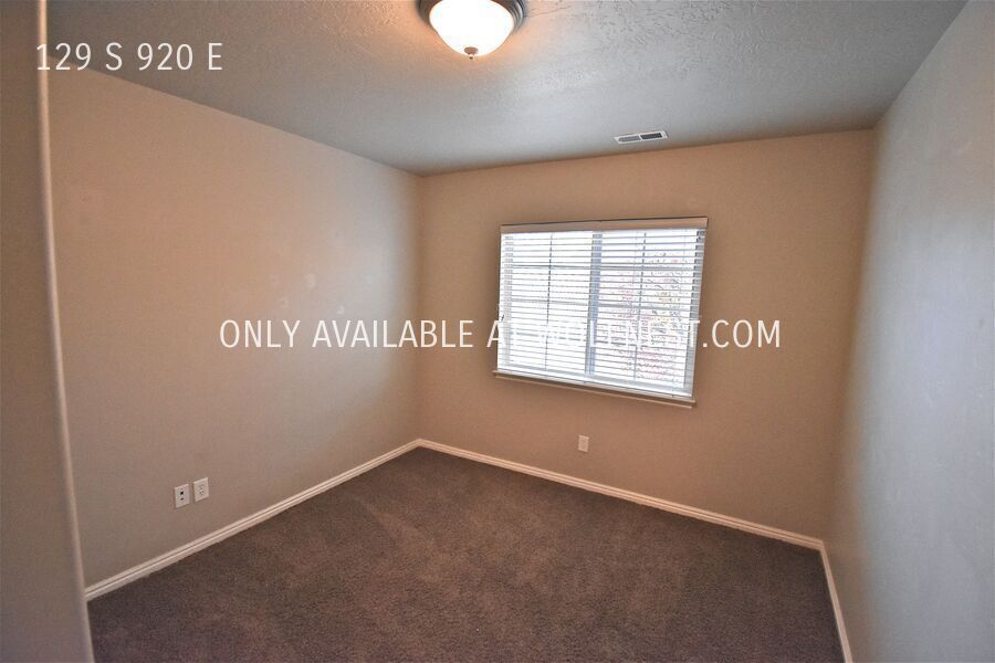 Spacious 4 Bed American Fork Townhome! No Deposit Option! property image