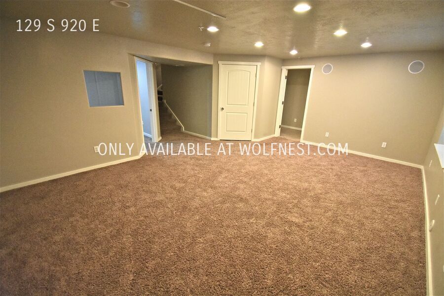 Spacious 4 Bed American Fork Townhome! No Deposit Option! property image