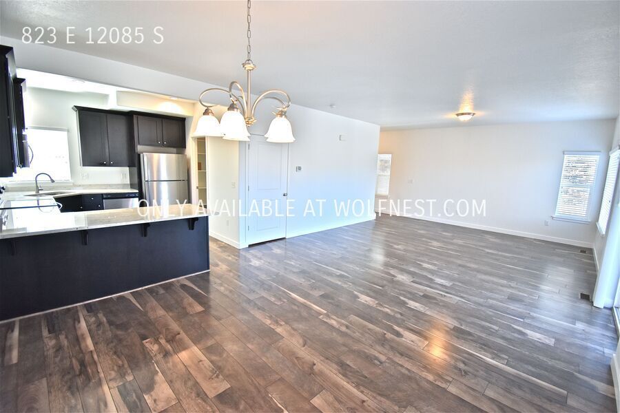 Gorgeous 3 Bed Draper Townhome! No Deposit Option! property image