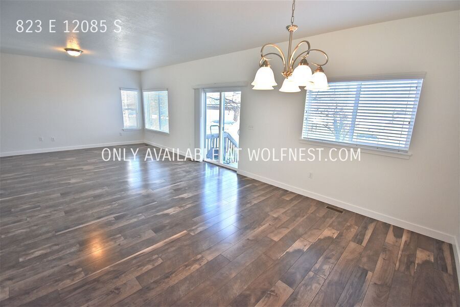 Gorgeous 3 Bed Draper Townhome! No Deposit Option! property image
