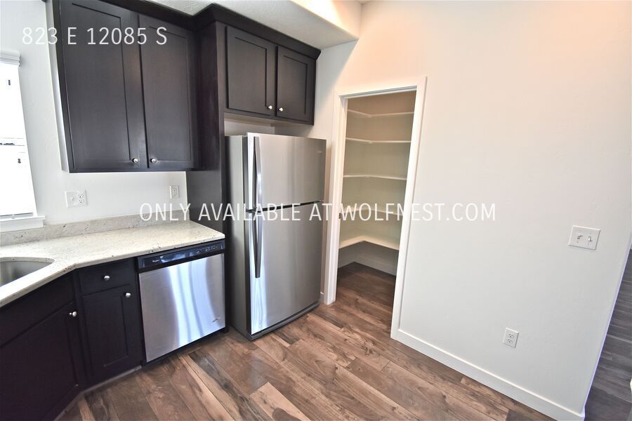 Gorgeous 3 Bed Draper Townhome! No Deposit Option! property image