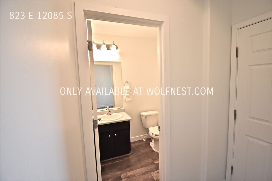 Gorgeous 3 Bed Draper Townhome! No Deposit Option! property image