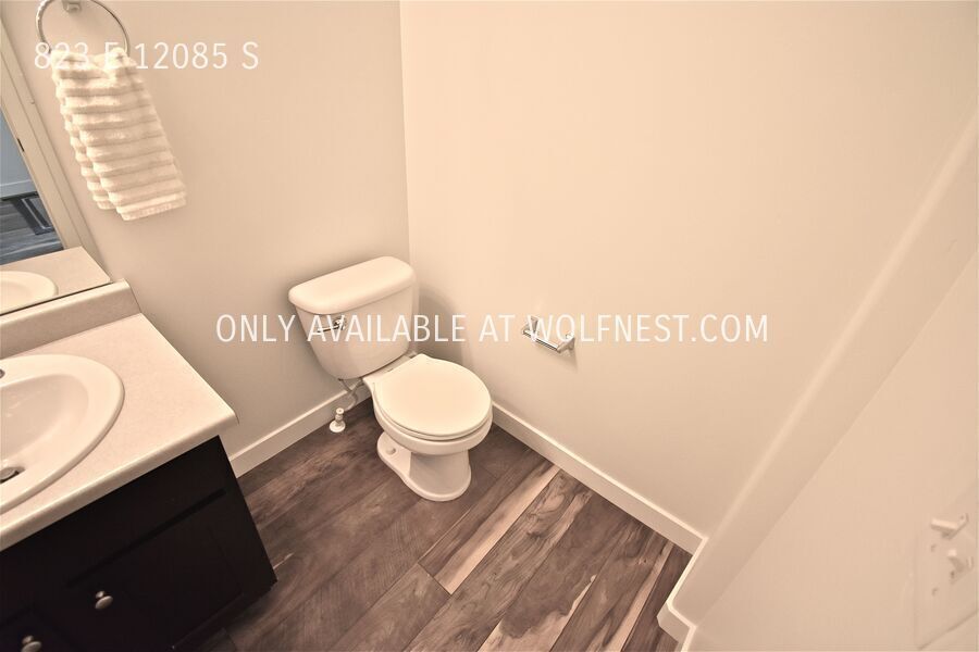 Gorgeous 3 Bed Draper Townhome! No Deposit Option! property image