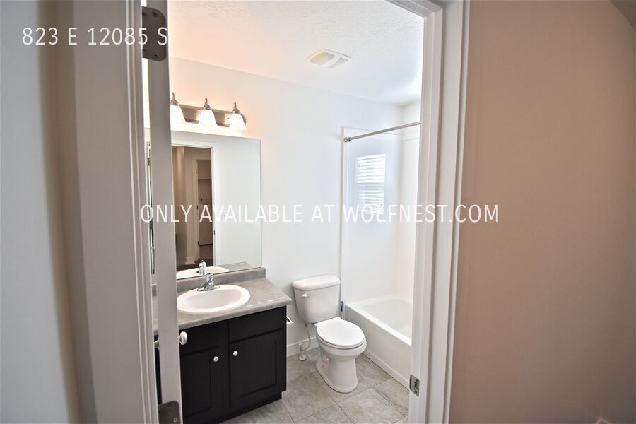 Gorgeous 3 Bed Draper Townhome! No Deposit Option! property image