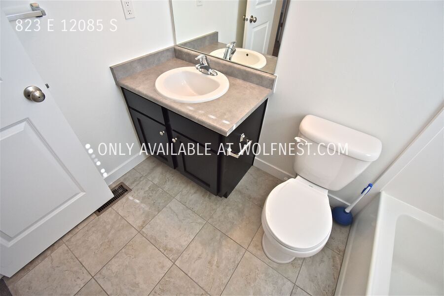 Gorgeous 3 Bed Draper Townhome! No Deposit Option! property image