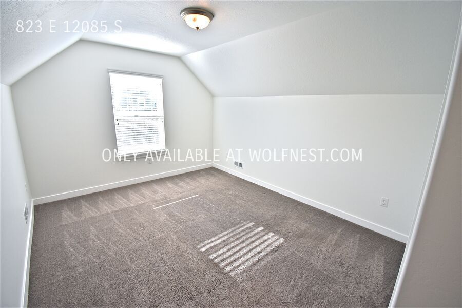 Gorgeous 3 Bed Draper Townhome! No Deposit Option! property image