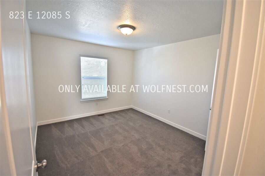 Gorgeous 3 Bed Draper Townhome! No Deposit Option! property image