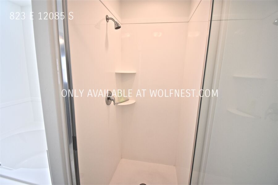 Gorgeous 3 Bed Draper Townhome! No Deposit Option! property image