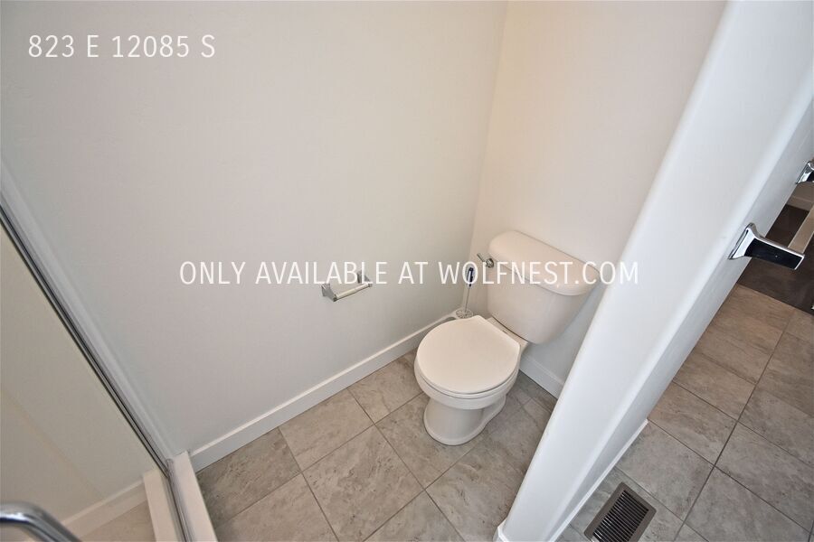 Gorgeous 3 Bed Draper Townhome! No Deposit Option! property image