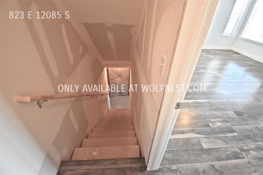 Gorgeous 3 Bed Draper Townhome! No Deposit Option! property image