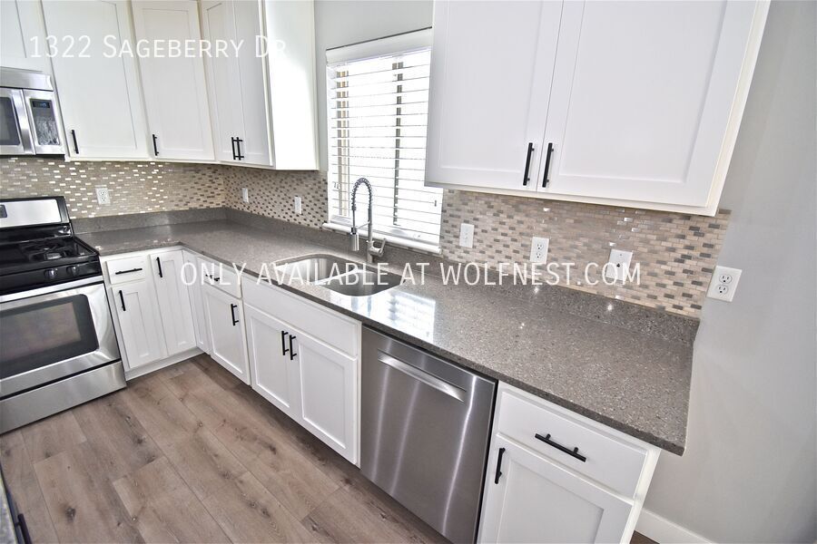 Spacious 6 Bed Santaquin Home! No Deposit Option! property image