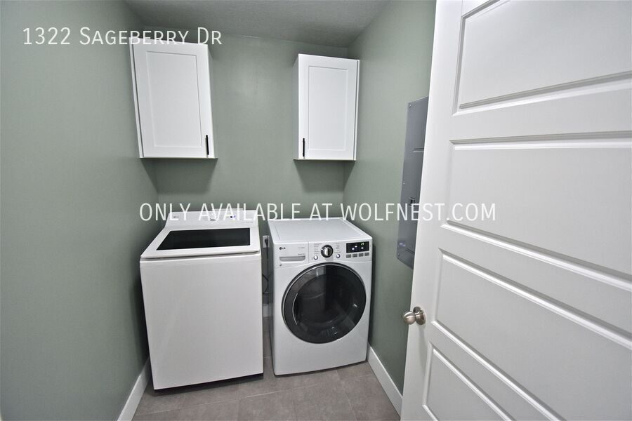 Spacious 6 Bed Santaquin Home! No Deposit Option! property image