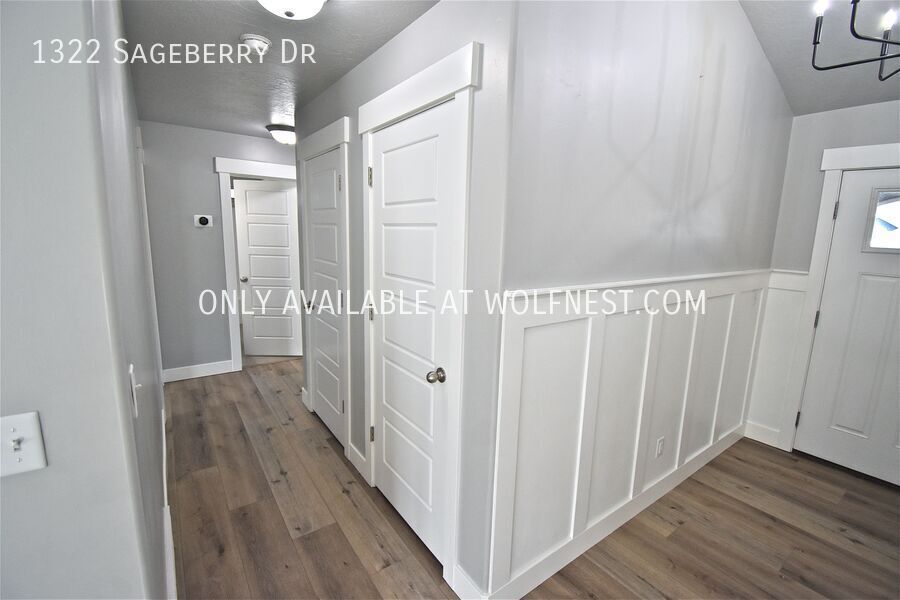 Spacious 6 Bed Santaquin Home! No Deposit Option! property image