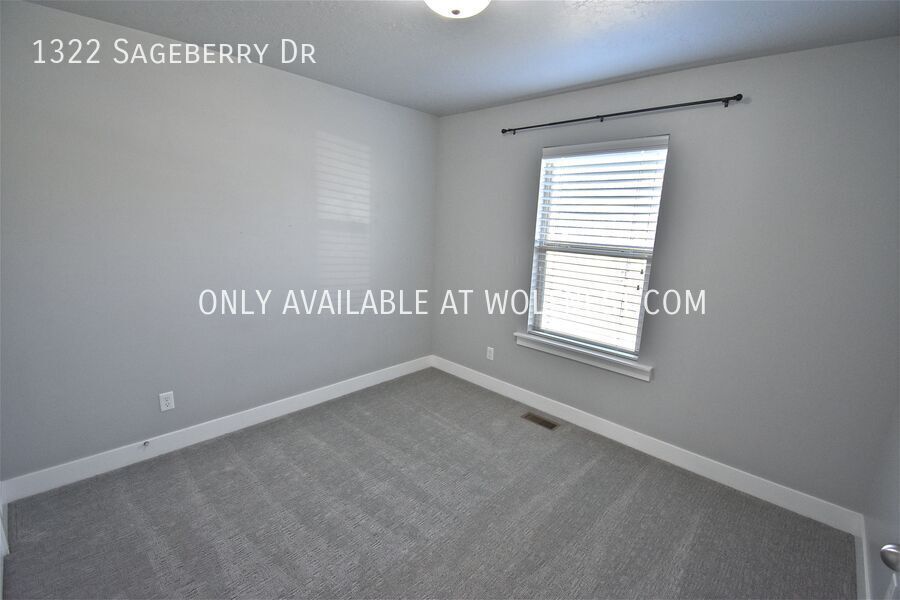 Spacious 6 Bed Santaquin Home! No Deposit Option! property image