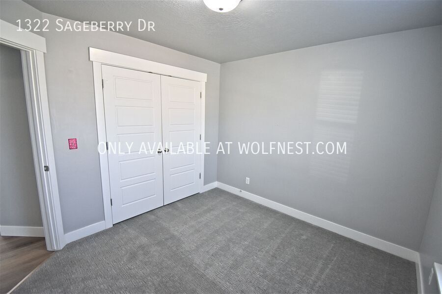 Spacious 6 Bed Santaquin Home! No Deposit Option! property image