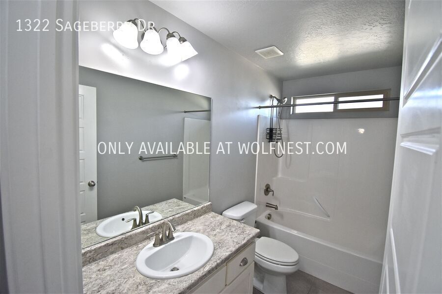 Spacious 6 Bed Santaquin Home! No Deposit Option! property image