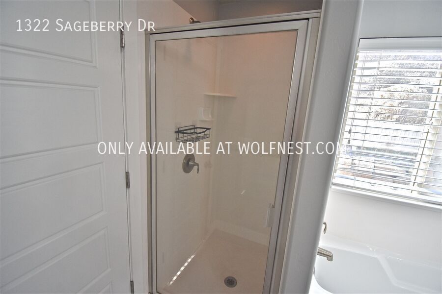 Spacious 6 Bed Santaquin Home! No Deposit Option! property image