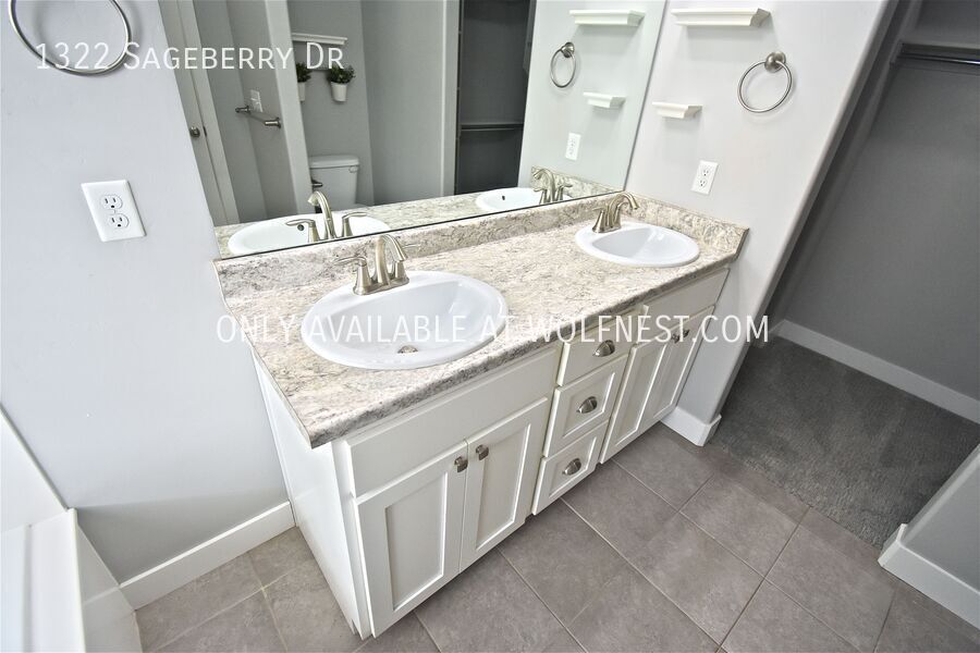 Spacious 6 Bed Santaquin Home! No Deposit Option! property image