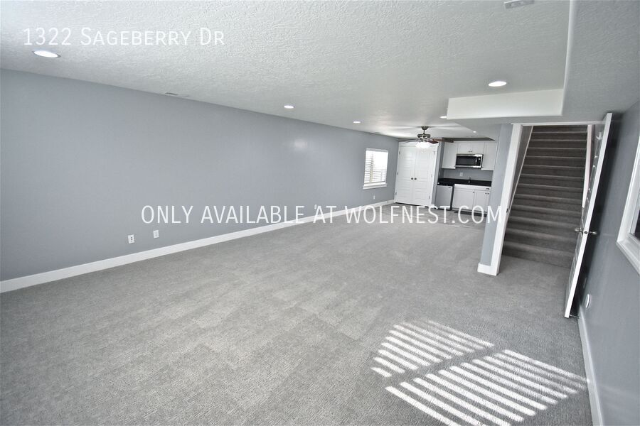 Spacious 6 Bed Santaquin Home! No Deposit Option! property image