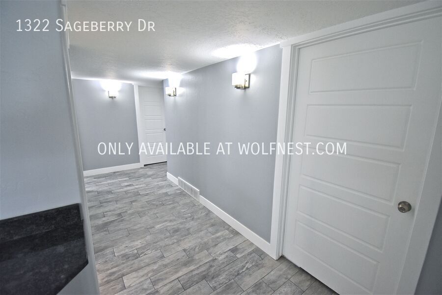 Spacious 6 Bed Santaquin Home! No Deposit Option! property image