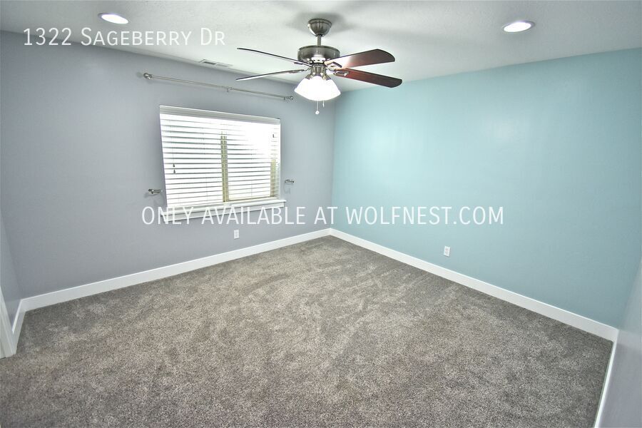 Spacious 6 Bed Santaquin Home! No Deposit Option! property image