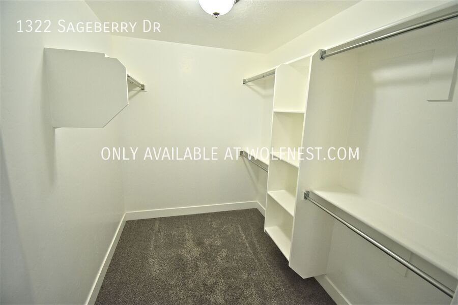 Spacious 6 Bed Santaquin Home! No Deposit Option! property image