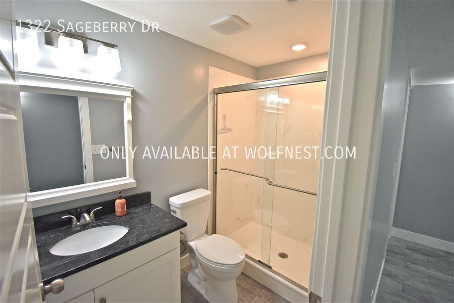 Spacious 6 Bed Santaquin Home! No Deposit Option! property image