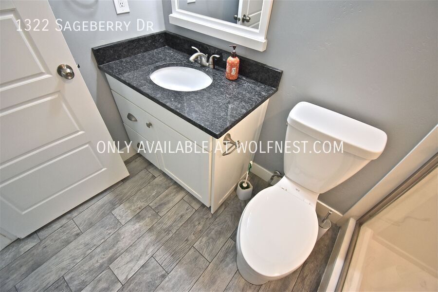 Spacious 6 Bed Santaquin Home! No Deposit Option! property image