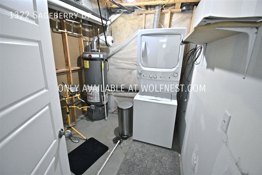 Spacious 6 Bed Santaquin Home! No Deposit Option! property image