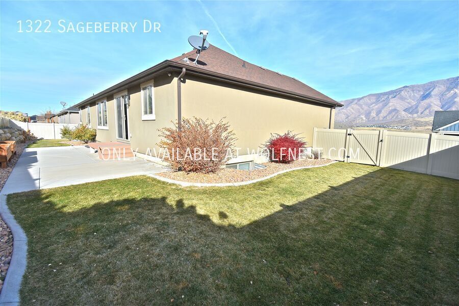 Spacious 6 Bed Santaquin Home! No Deposit Option! property image
