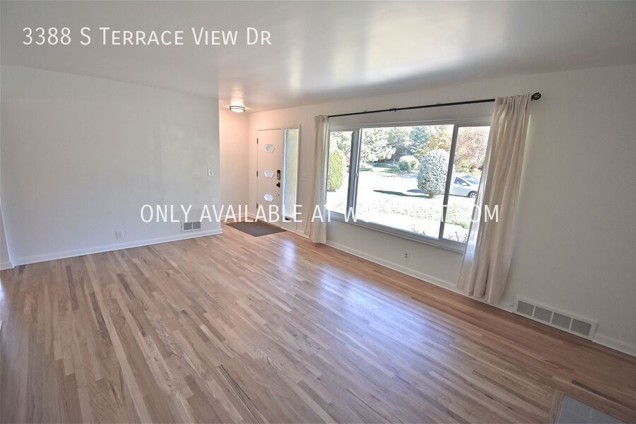 Stunning 4 Bedroom Millcreek Home! property image