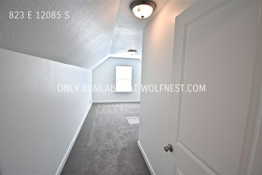 Gorgeous 3 Bed Draper Townhome! No Deposit Option! property image