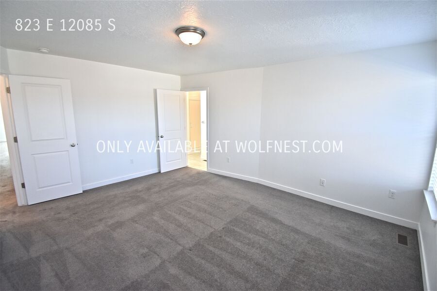Gorgeous 3 Bed Draper Townhome! No Deposit Option! property image